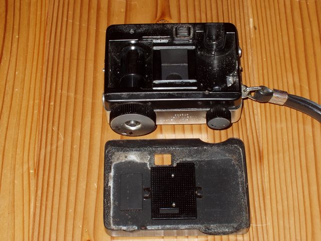 わたしのカメラ三昧 第35回 「ハーフサイズカメラで一世を風靡した