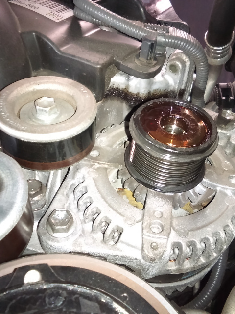 クラウン】オルタネータープーリー【200系】 | クルマの整備は