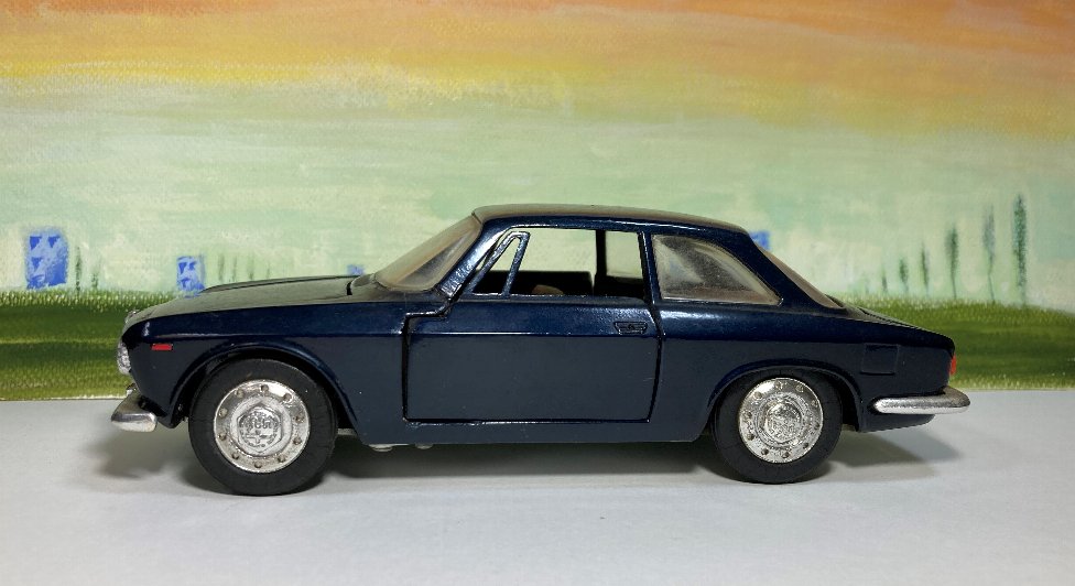 1960年代のイタリアが感じとれる雰囲気が漂っているのが魅力