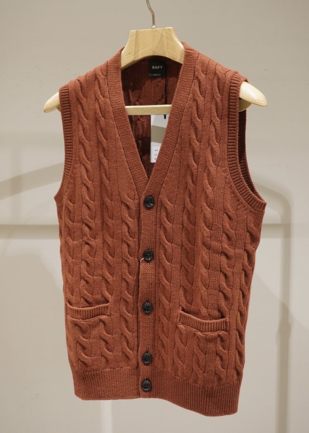 BAFY】攻略？ カラフルニットベスト｜ビームス ハウス 名古屋｜BEAMS