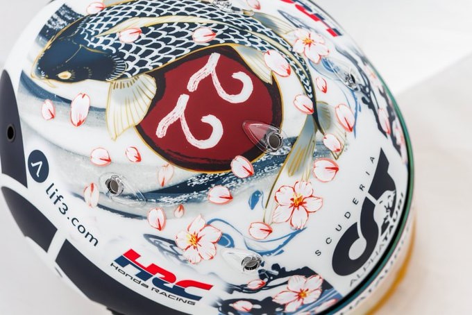 角田裕毅のF1日本GPスペシャルヘルメットが披露。コンテストで選ばれた
