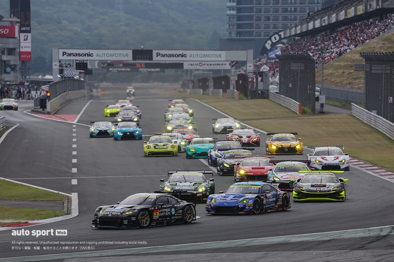 チャーリー・ファグと藤井誠暢（D'station Vantage GT3） | autosport web