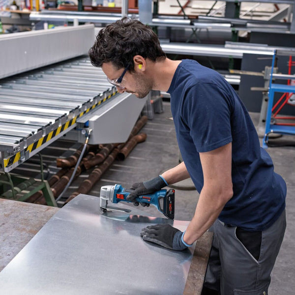 ボッシュ（株） コードレスシェア 本体のみ GSC18V-16EH 1台（直送品