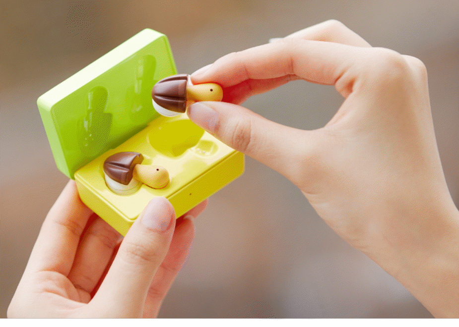 限定3,500台！「きのこの山ワイヤレスイヤホン」3月26日 「Makuake