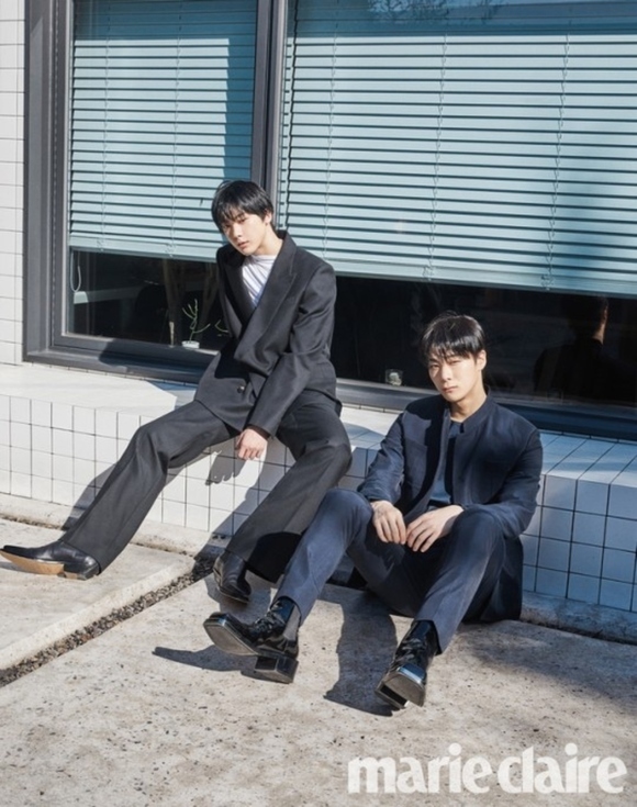 ASTRO ムンビン＆ユンサナ、秋の雰囲気漂うグラビアフォトを公開