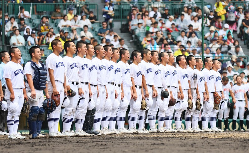 逆転に大歓声 県岐阜商、強力打線の勢いとどまらず 夏の甲子園 | 毎日新聞