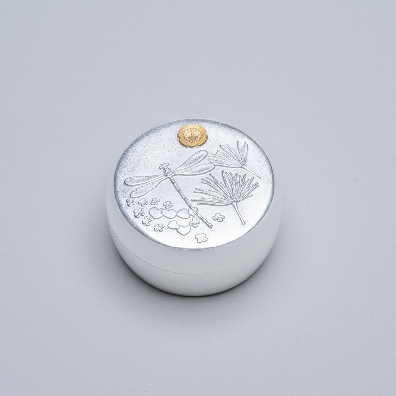 成年式記念 「ボンボニエール」のデザイン公開 描かれたのは？ | 毎日新聞