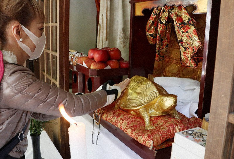 銭亀さん」に金運願い きょうまで、平群・信貴山千手院 ／奈良 | 毎日新聞