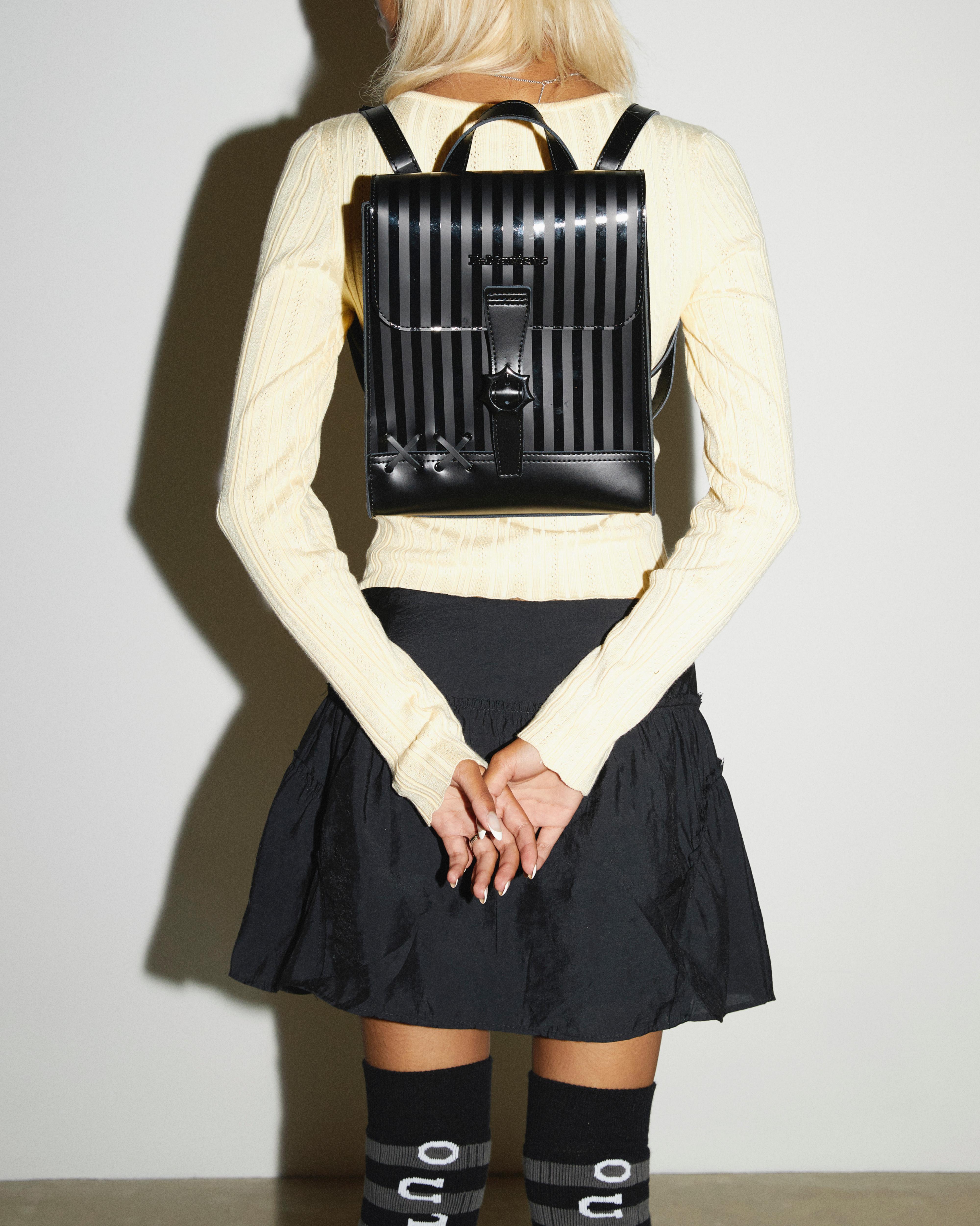 AD117001.81.jpg?$medium$