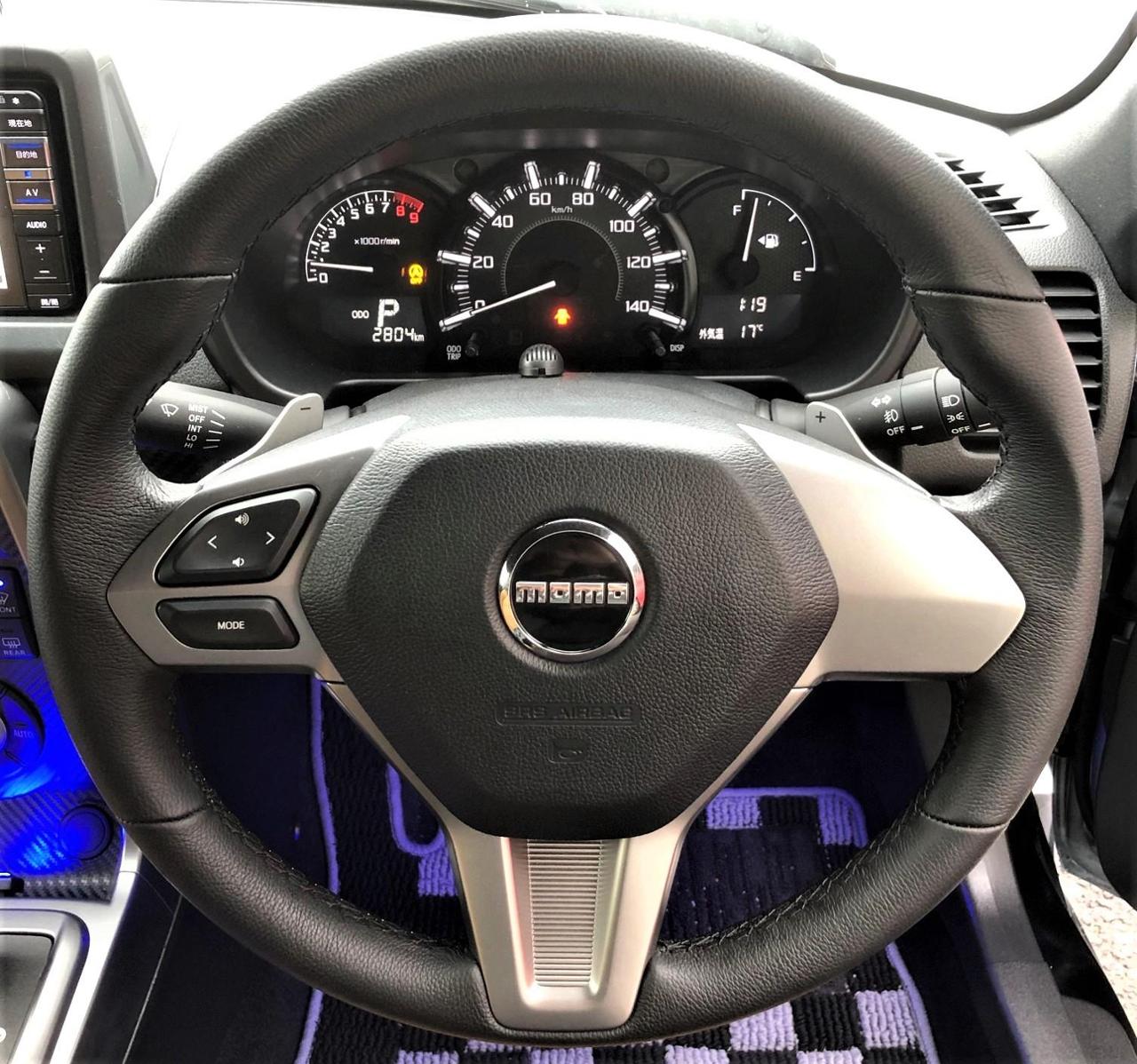 ダイハツ(純正) MOMOステアリングパドルシフト付き のパーツレビュー