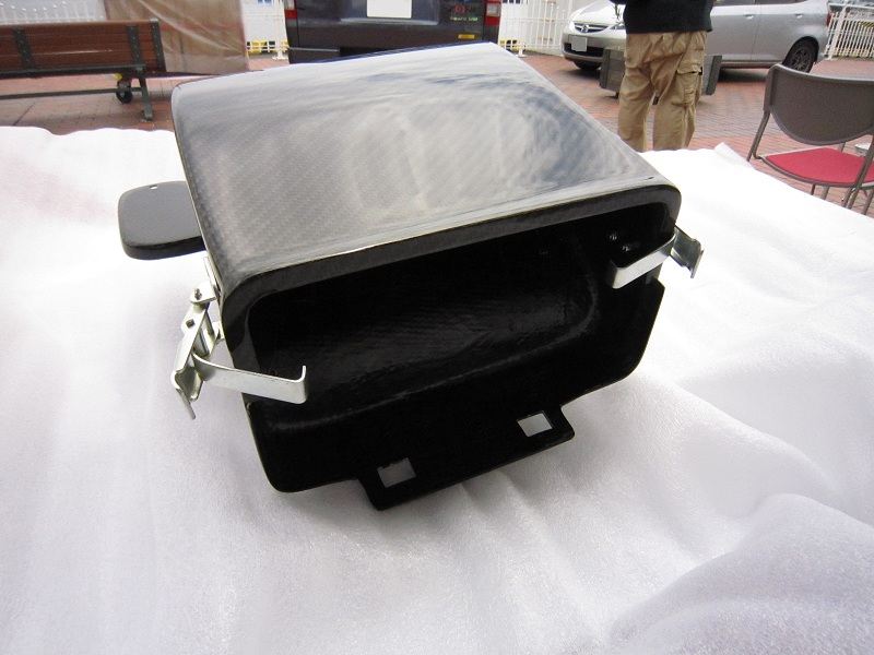 TM SQUARE カーボンインテークボックス取付（スズキ スイフトスポーツ