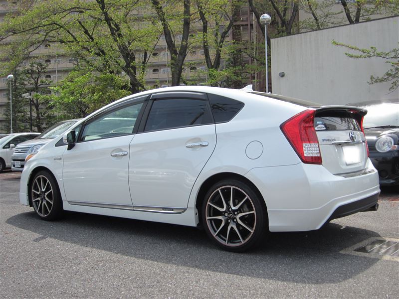 30プリウスG's 18インチ純正レッドラインホイール 4本セット（タイヤ