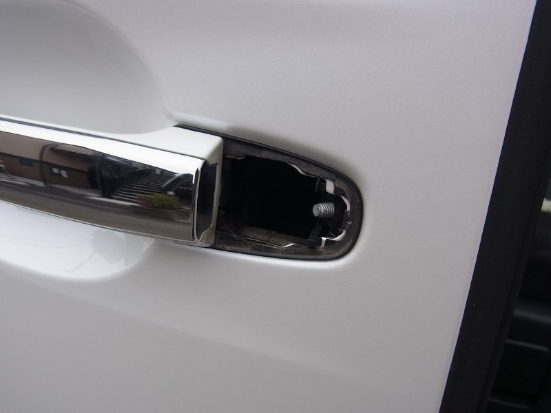 ポチガー（スライドドア ワンプッシュオープナー）取付 （スライドドア