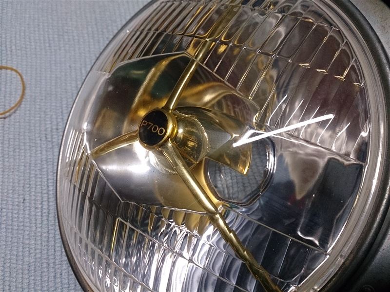 ヘッドライトHID化、これで暗くて有名なルーカスP700も明るくなりまし