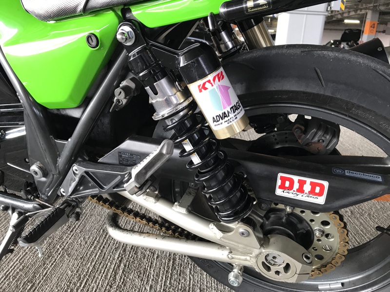 純正リアショックアブソーバ（ZRX400）交換 37,900キロ（カワサキ