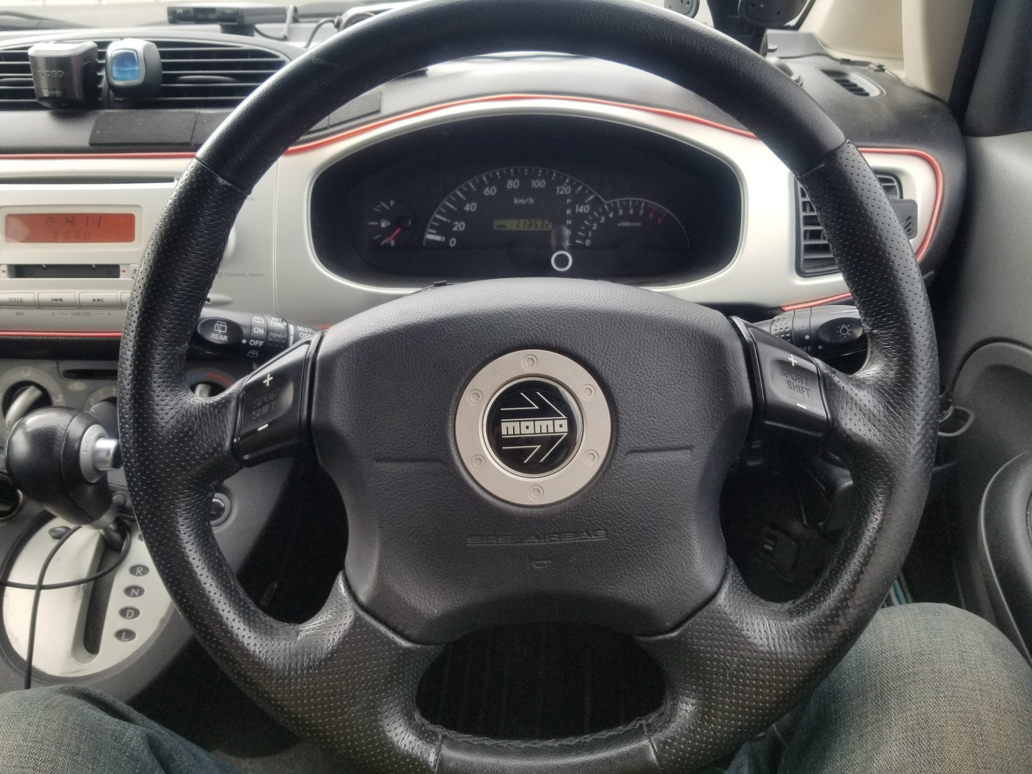 レガシィ純正MOMOステアリングへ交換（スバル R2・RC）by A.D.1600