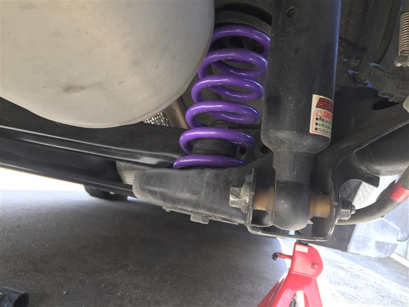 リアバネ交換 180mm9k→150mm10k（トヨタ プリウス）by たろりんりん