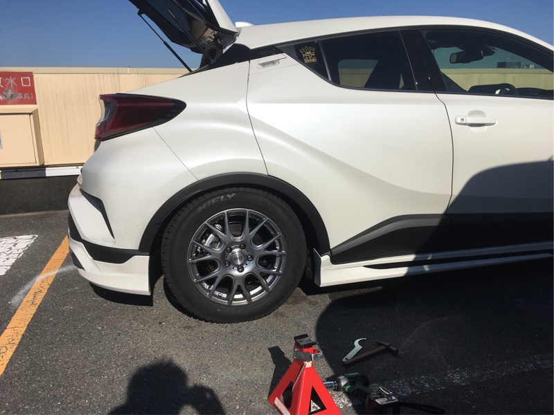 車高調取り付け IDEAL Trueva リア②（トヨタ C-HRハイブリッド・ZYX10