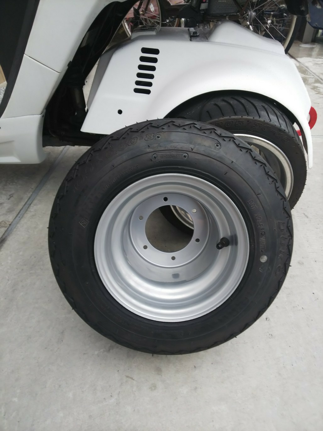 HV FACTORY ポン付けワイドタイヤホイール（ホンダ ジャイロキャノピー