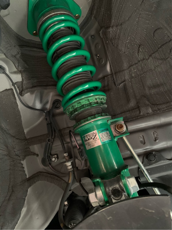 フロントバネ交換(バネレートアップ)（トヨタ プリウス・50系）by よっ