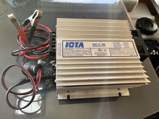 IOTA DLS-30 サブバッテリー充電器装着（タバート smallegg）by