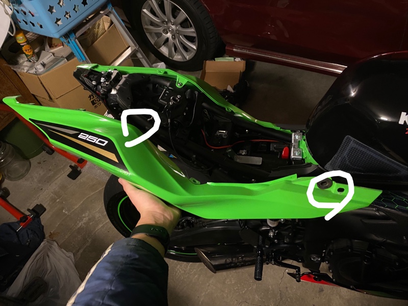 テールランプ交換（カワサキ Ninja ZX-25R）by MPVの(元)助手席 - みんカラ