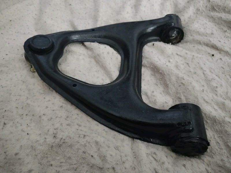 フロントのアッパーアームを交換しました（スズキ カプチーノ・EA11R