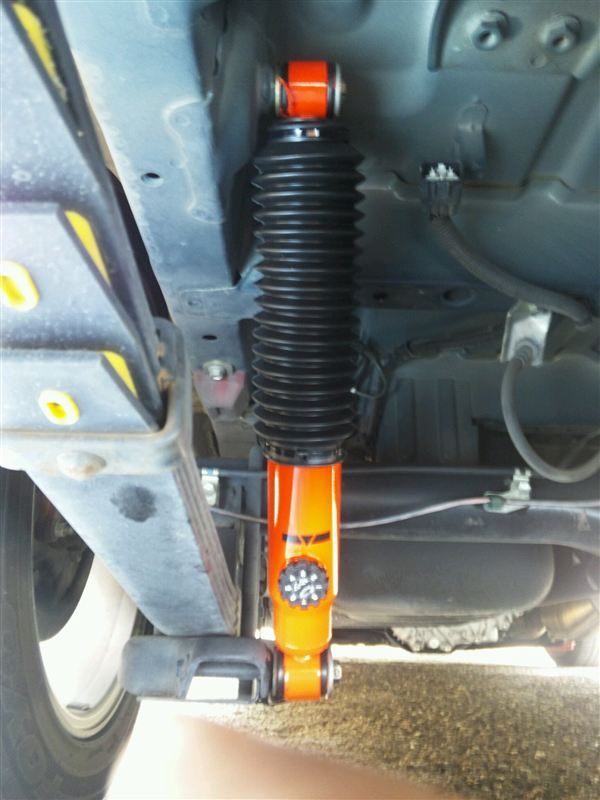 コンフォートショックアブソーバー UI vehicle(ユーアイビークル)の