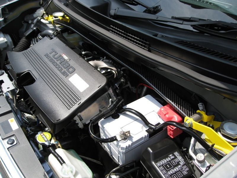 フロントストラットタワーバー D-SPORT(ディースポーツ)のタワーバーの