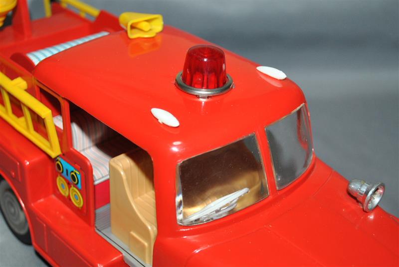 野村トーイ フリクショントーイ 日産FS681型 消防ポンプ車｜覆面えるの