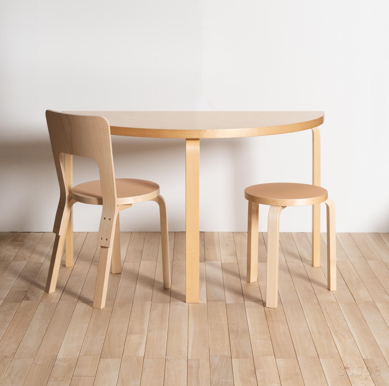 95 テーブル | Artek (アルテック)