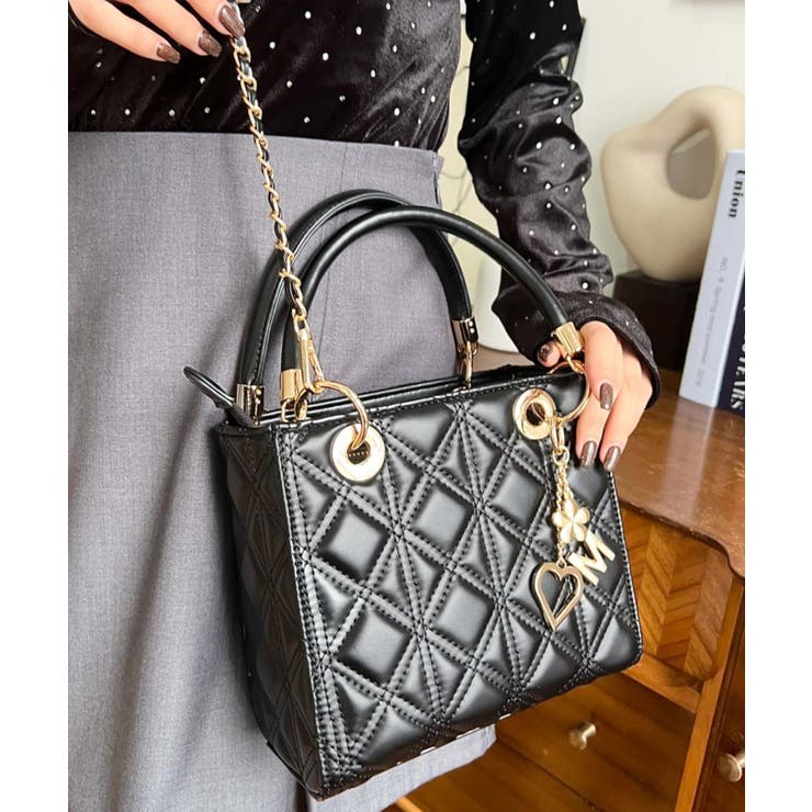 オリジナルチャーム付き2WAYキルティングバッグ[品番：ERMW0000024