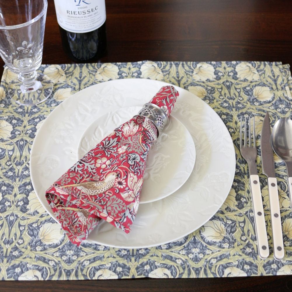 透かしの細工がオシャレ♪ ヴィンテージ ナプキンリング VC70-02707-1