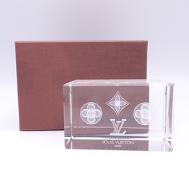 宅配買取センターでルイヴィトンのノベルティ、クリスタル、ペーパー