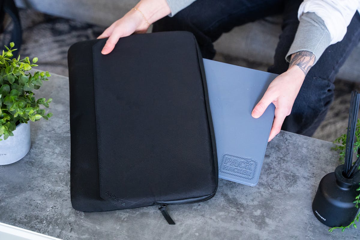 ALPAKA Elements Laptop Sleeve Review | Pack Hacker