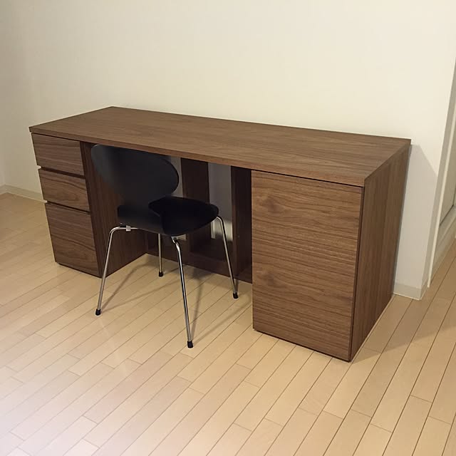 アクタス Mezzo2 Deskの商品を使ったおしゃれなインテリア実例