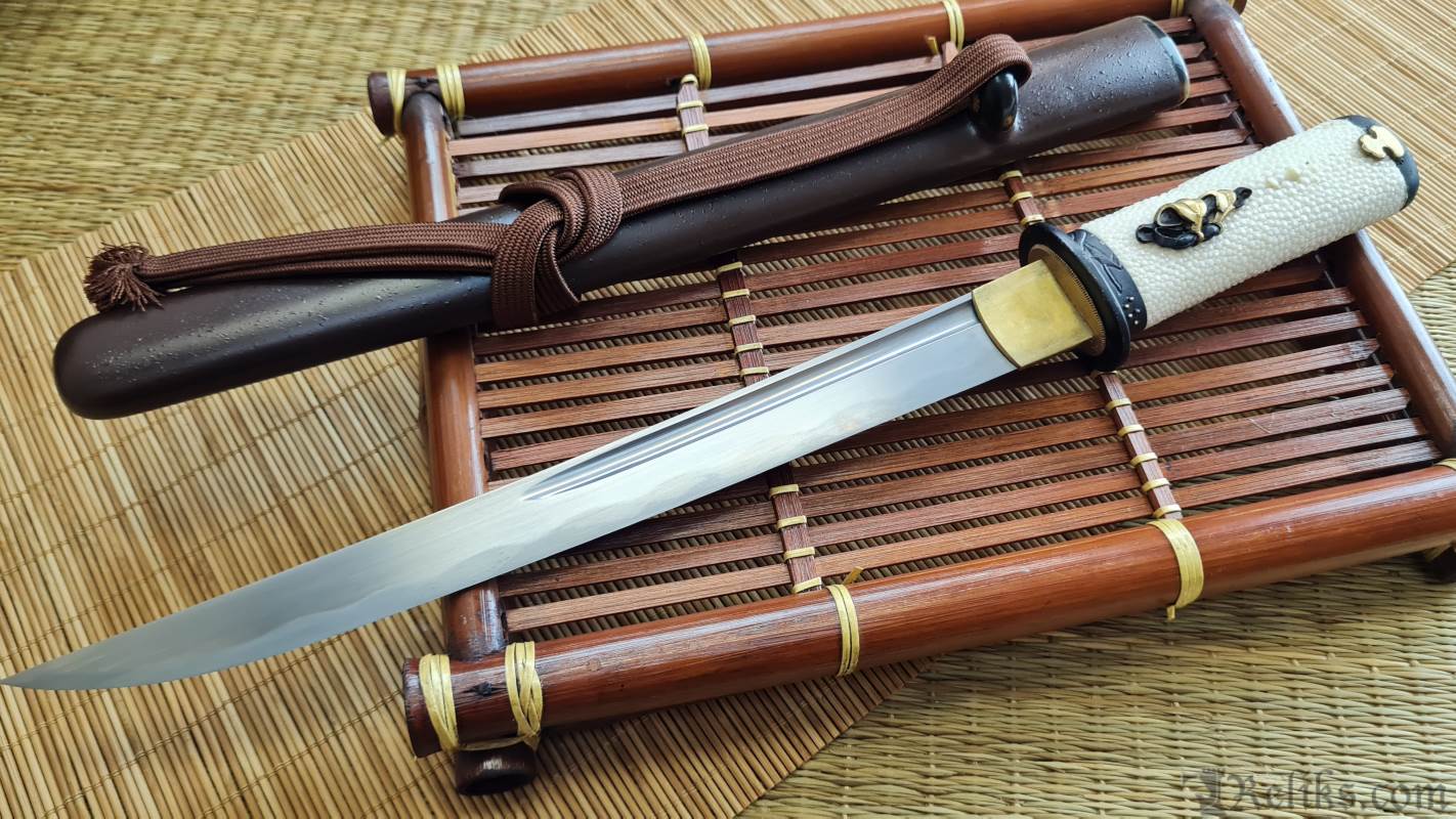 Tori Tanto – Folded K120C Powder Steel Japanese Tanto by CAS/Hanwei