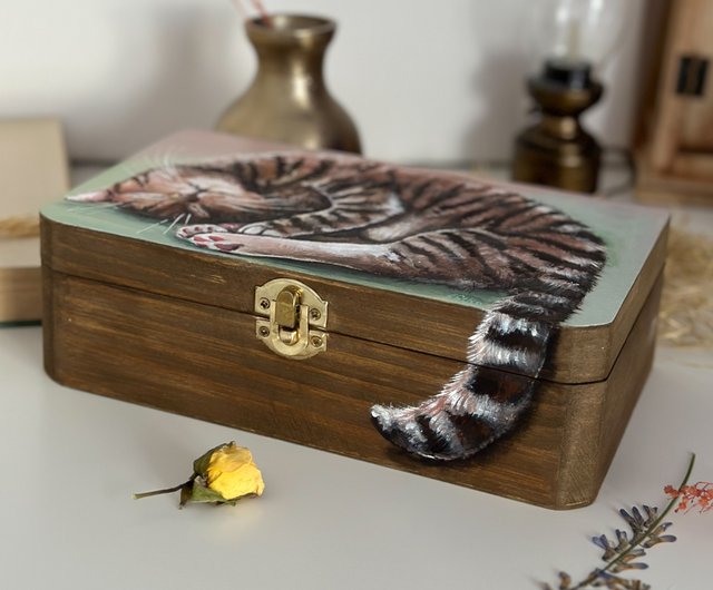 スロバキア 手描きの木箱ブラウントラ猫、鍵付き大きな収納ボックス