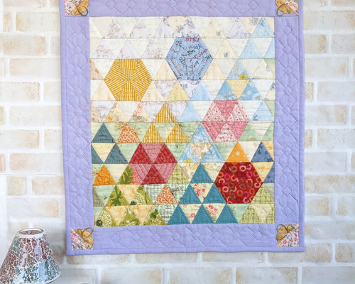 紙風船ふわり☆パッチワークキルトタペストリー タペストリー・壁掛け