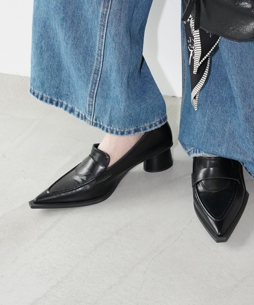 chuclla（チュクラ）の「ポインテッドトゥ ローファーパンプス