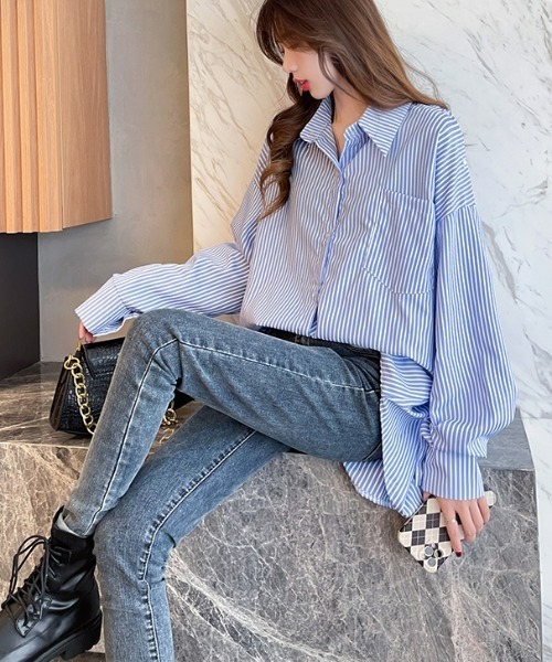 CLEA（クレア）の「2WAY肩開きストライプルーズシャツ（シャツ