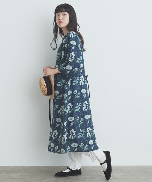 bulle de savon（ビュルデサボン）の「花切手の刺しゅう フレアー