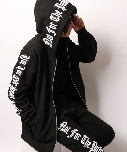 ByTheR（バイザアール）の「BYTHER 韓国ブランド 刺繍ジップアップ