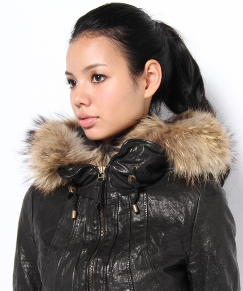 goa（ゴア）の「ラクーンファー付レザーフードジャケット（ライダース