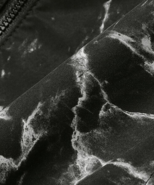 BEAMS（ビームス）の「撥水 総柄プリント ジップアップ フーディ