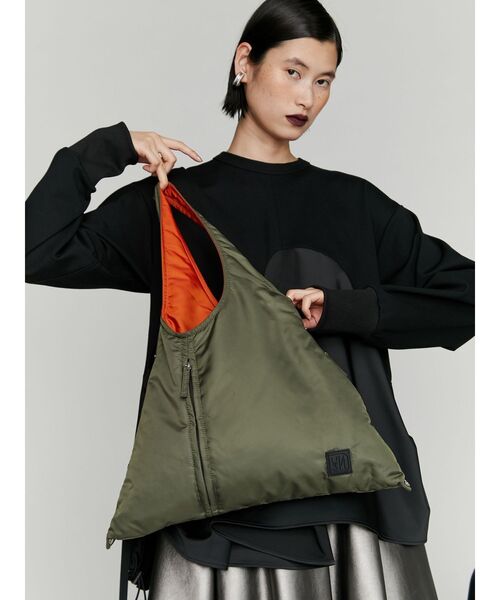 UN3D.（アンスリード）の「2WAY PADDED TRIANGLE BAG / 2WAYパデッド