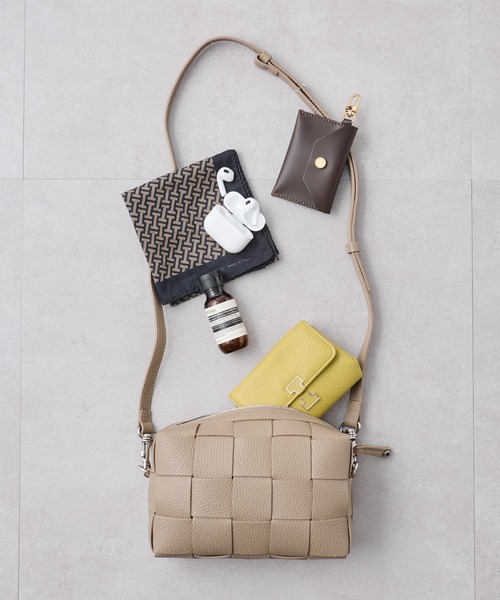 IACUCCI（イアクッチ）の「ベルタ XS CERVO（ショルダーバッグ）」 - WEAR