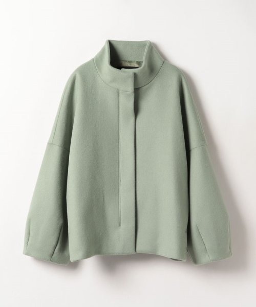 allureville（アルアバイル）の「ショートビーバースタンドコート