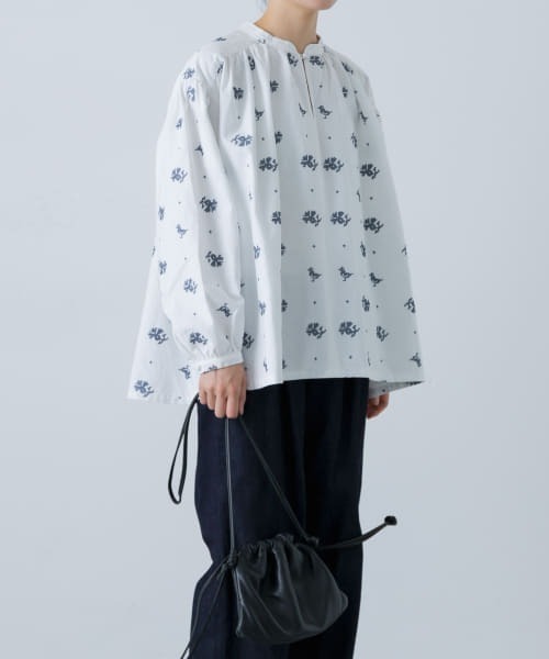 かぐれ（カグレ）の「クロスステッチスモックブラウス（Tシャツ