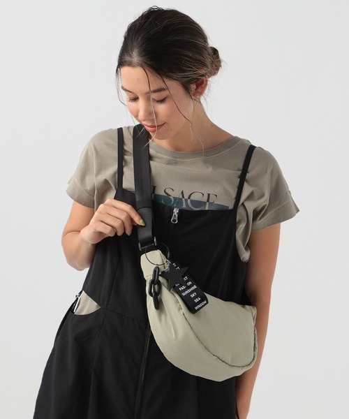 BAYFLOW（ベイフロー）の「チャームツキハーフムーンショルダー